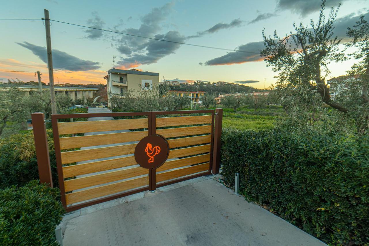 Il Gallo Con Gli Stivali Termoli Exteriér fotografie